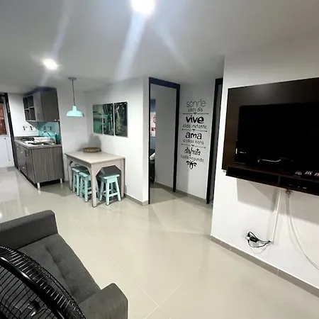 Edificio 2 Sur 404 3 Bed, 200 Mbps Wifi, Guest Friendly, Poblado Apartment